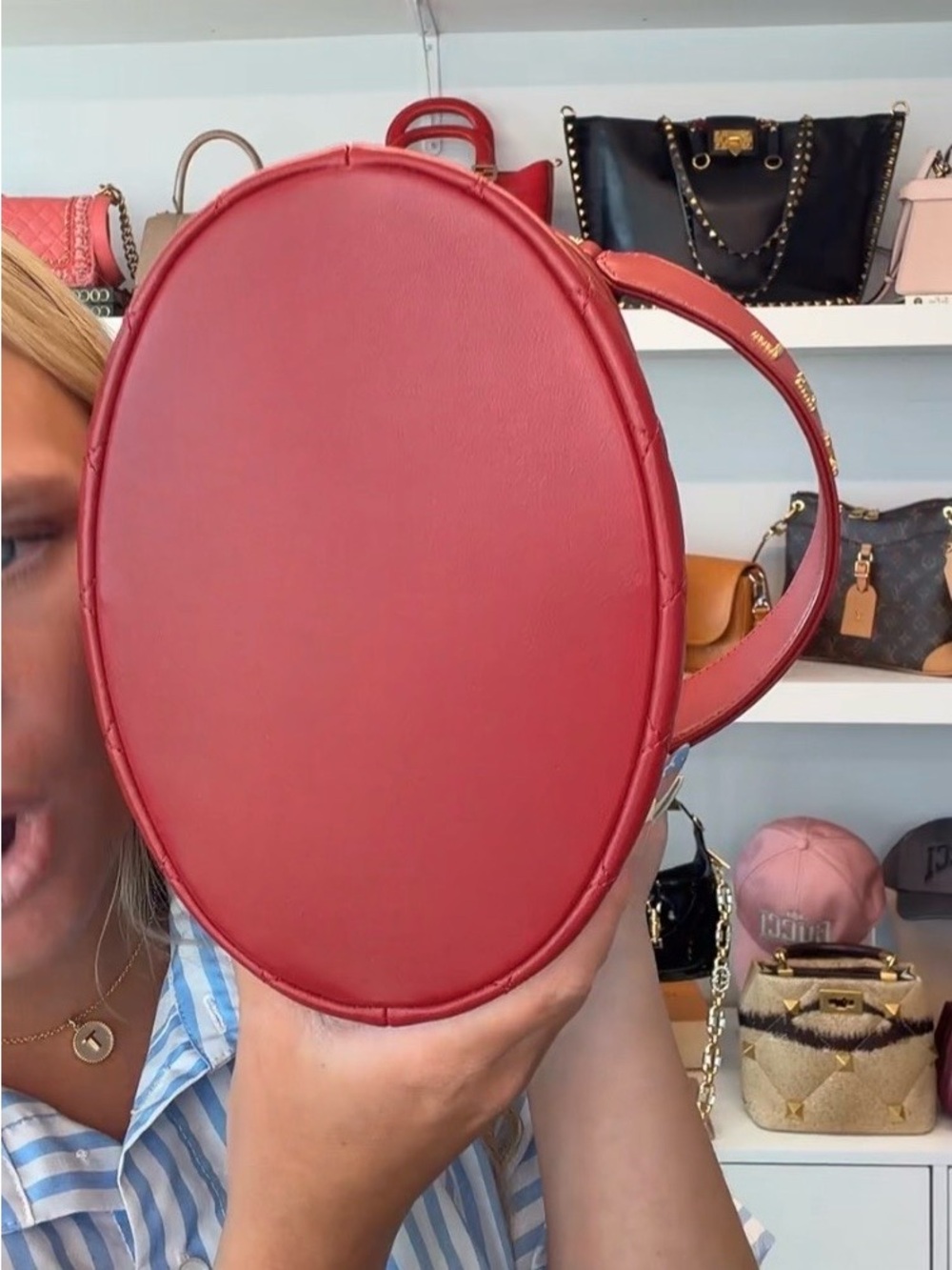 Chanel Boy Bucket Bag - Picture 3 of 8